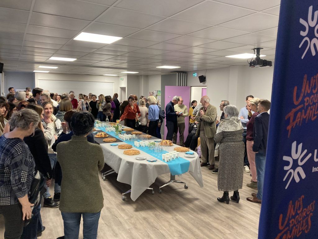Un moment de convivialité partagé entre bénévoles et salariés de l'association